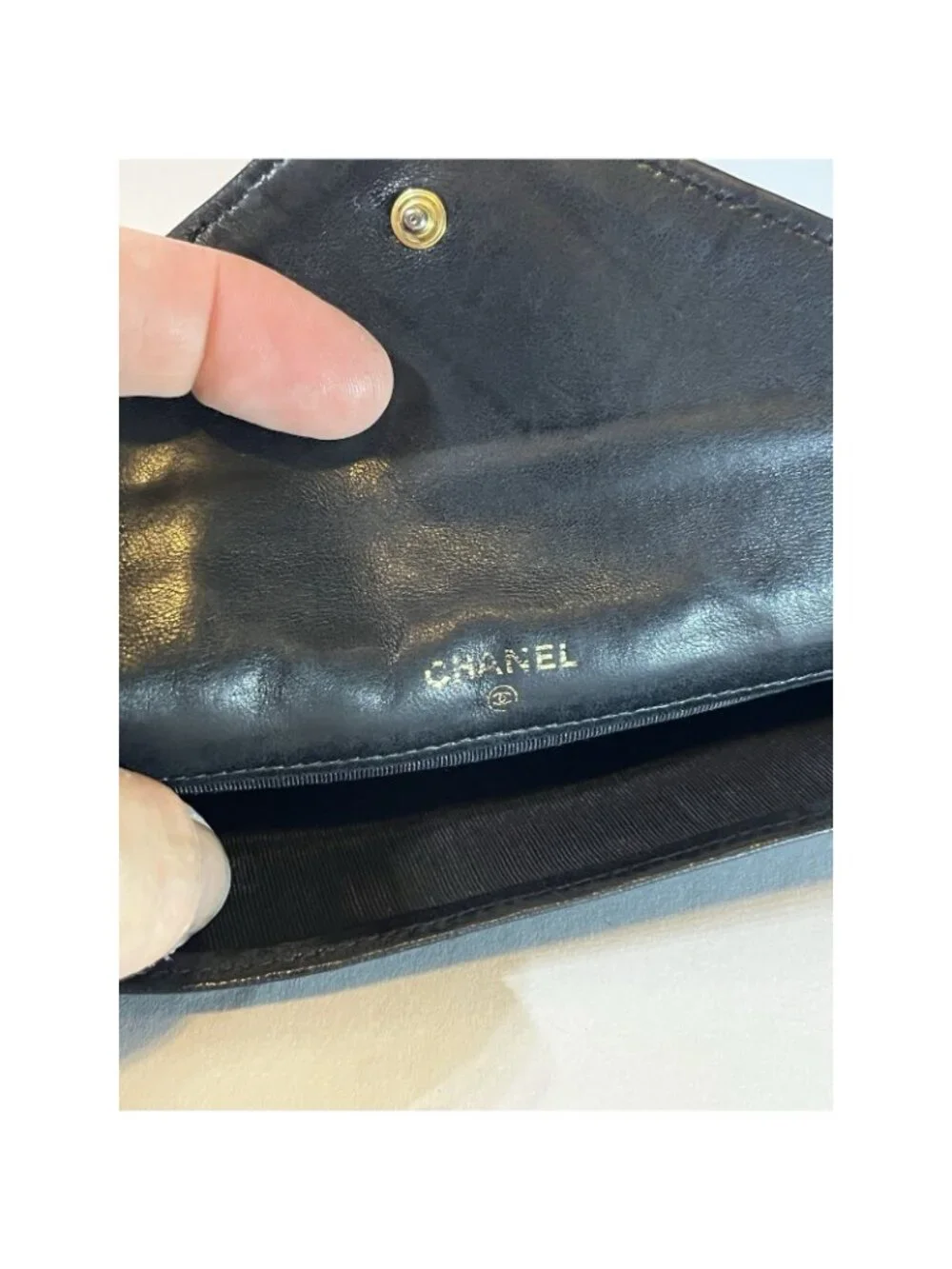 Vintage CHANEL Black leather chanel purse - made in France